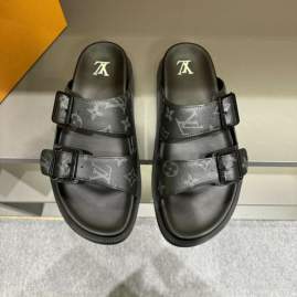 Picture of Louis Vuitton Slippers _SKULVsz38-45mnh0590710